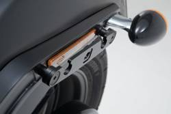 STELAŻ BOCZNY SLH LEWY SW-MOTECH HARLEY-DAVIDSON SOFTAIL FAT BOB / S (17-), BLACK