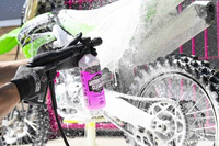 Muc-Off 664-CTJ - Biodegradowalny płyn do mycia motocykla z nanotechnologią z atomizerem - 1l - Nano Tech Motorcycle Cleaner