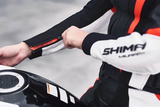 MIURA 2.0 JKT BLK/RED 32