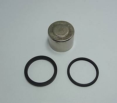 TOURMAX TŁOCZEK ZACISKU HAMULCOWEGO Z USZCZELNIACZAMI YAMAHA FZ1/FJR/FZS/TDM/YZF (DÓŁ) (MADE IN JAPAN)