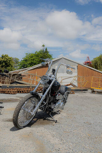 Quad Lock® Motorcycle Handlebar Mount Pro Chrome Large