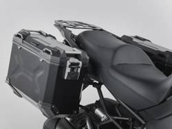 ZESTAW KUFRÓW BOCZNYCH TRAX ADV I STELAŻY SW-MOTECH KAWASAKI VERSYS 1000 (15-18), BLACK 37/37L