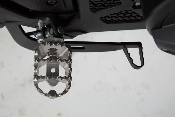 PODNÓŻKI ION SW-MOTECH HONDA NC, CROSSRUN, CROSSTOUR, SUZUKI SV/DL650, SILVER