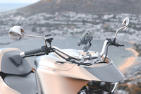 Uchwyt na telefon z amortyzacją powietrzną na kierownicę Outplorer P100-C