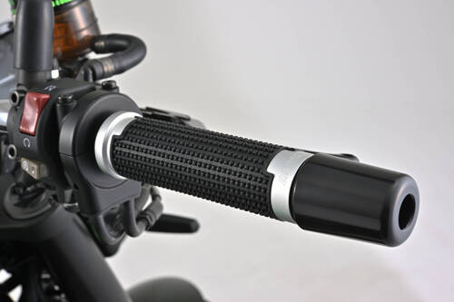 GRIP W/ALU."GGDM-CROSS"7/8"BLACK&SILVER,125MM