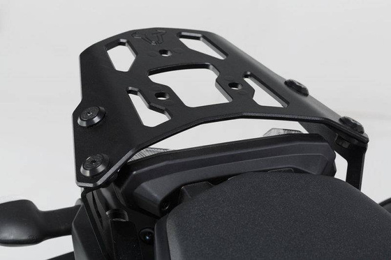 STELAŻ POD PŁYTĘ MONTAŻOWĄ KUFRA ALU-RACK SW-MOTECH YAMAHA MT-09 (13-16), BLACK