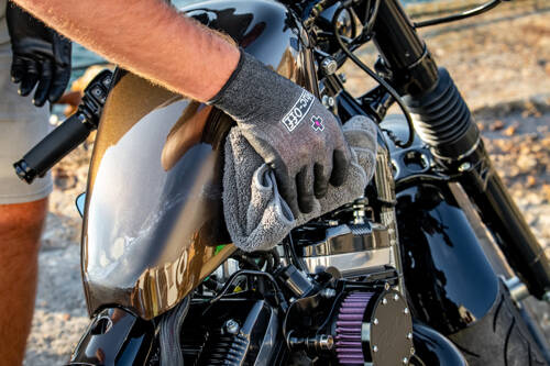 Muc-Off 947 - Preparat Miracle Shine polerująco-zabezpieczający na bazie wosku Carnauba - 500ml