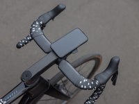 Quad Lock® Out Front Mount Pro