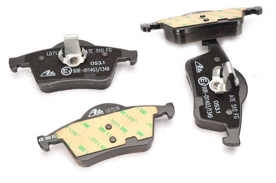 Klocek hamulcowy kpl. ceramiczny tył VOLVO S60 I, S80 I, V70 I, V70 II, XC70 2.0-3.0 12.95-04.10