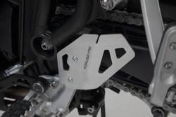 OSŁONA PIĘTY NA LEWĄ STRONĘ SW-MOTECH TRIUMPH TIGER 900/GT/RALLY/PRO (19-), SILVER