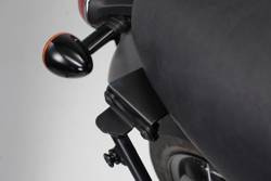 ADAPTER DO STELAŻA SLC NA PRAWĄ STRONĘ SW-MOTECH BONNEVILLE T100/120 (16-) BLACK