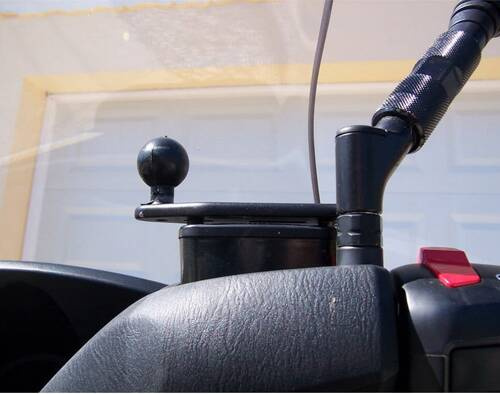 RAM-B-346U Offset Reservoir Cover Ball Base