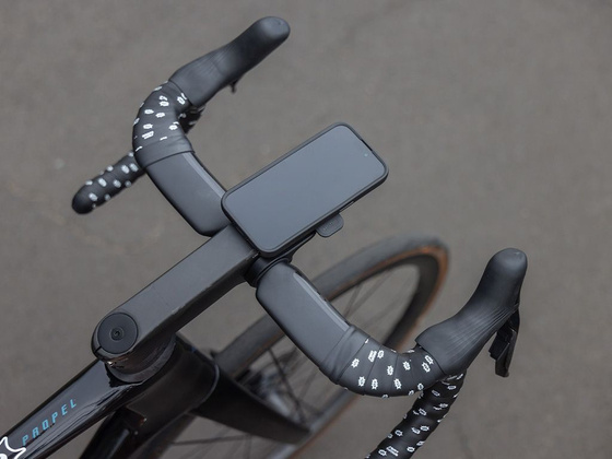 Quad Lock® Out Front Mount Pro