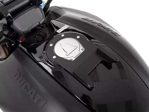 Ducati Diavel 1260/S (2019-) Tank ring Lock it