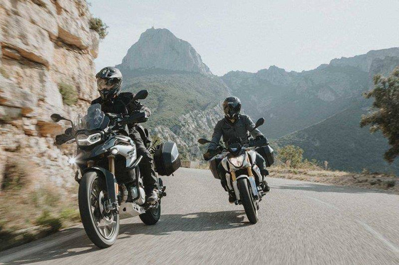 ZESTAW KUFRÓW BOCZNYCH AERO ABS I STELAŻY SW-MOTECH KTM 990 SM/-T/-R/950 SM BLACK 2X25L