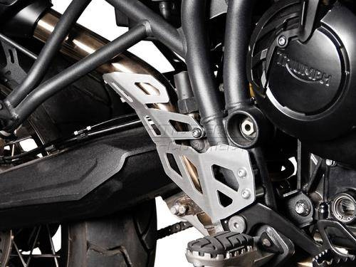 OSŁONA PIĘTY NA PRAWĄ STRONĘ SW-MOTECH TRIUMPH TIGER 800 MODELS (10-), SILVER