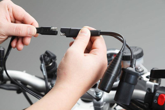 ADAPTER DO WTYCZKI SAE Z GNIAZDEM ZAPALNICZKI 12V SW-MOTECH KABEL 20CM