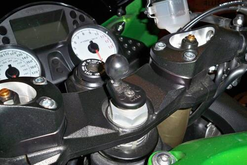 RAM-B-176-UN4U Fork Stem Mount with RAM® Finger-Grip™ GPS/Radio Holder