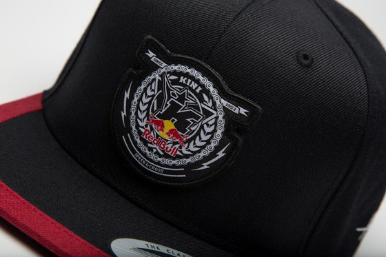 KINI-RB Crest Cap Black/Red